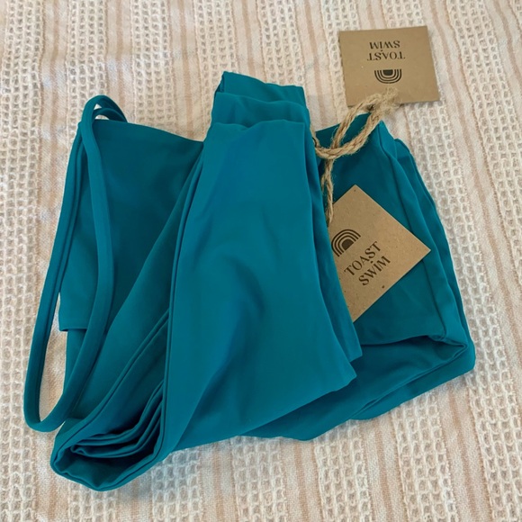 NWT Free People Toast Swim Signature
Apex bikini top & bottom Sz xl - Picture 11 of 13